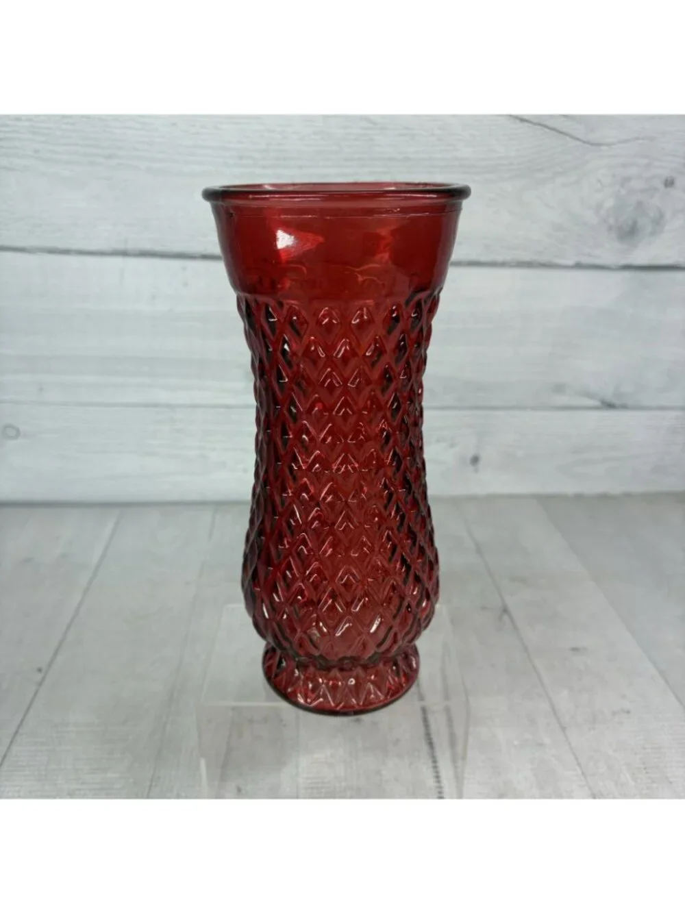 Ruby Red 993# Criss Cross Diamond Design 8.5